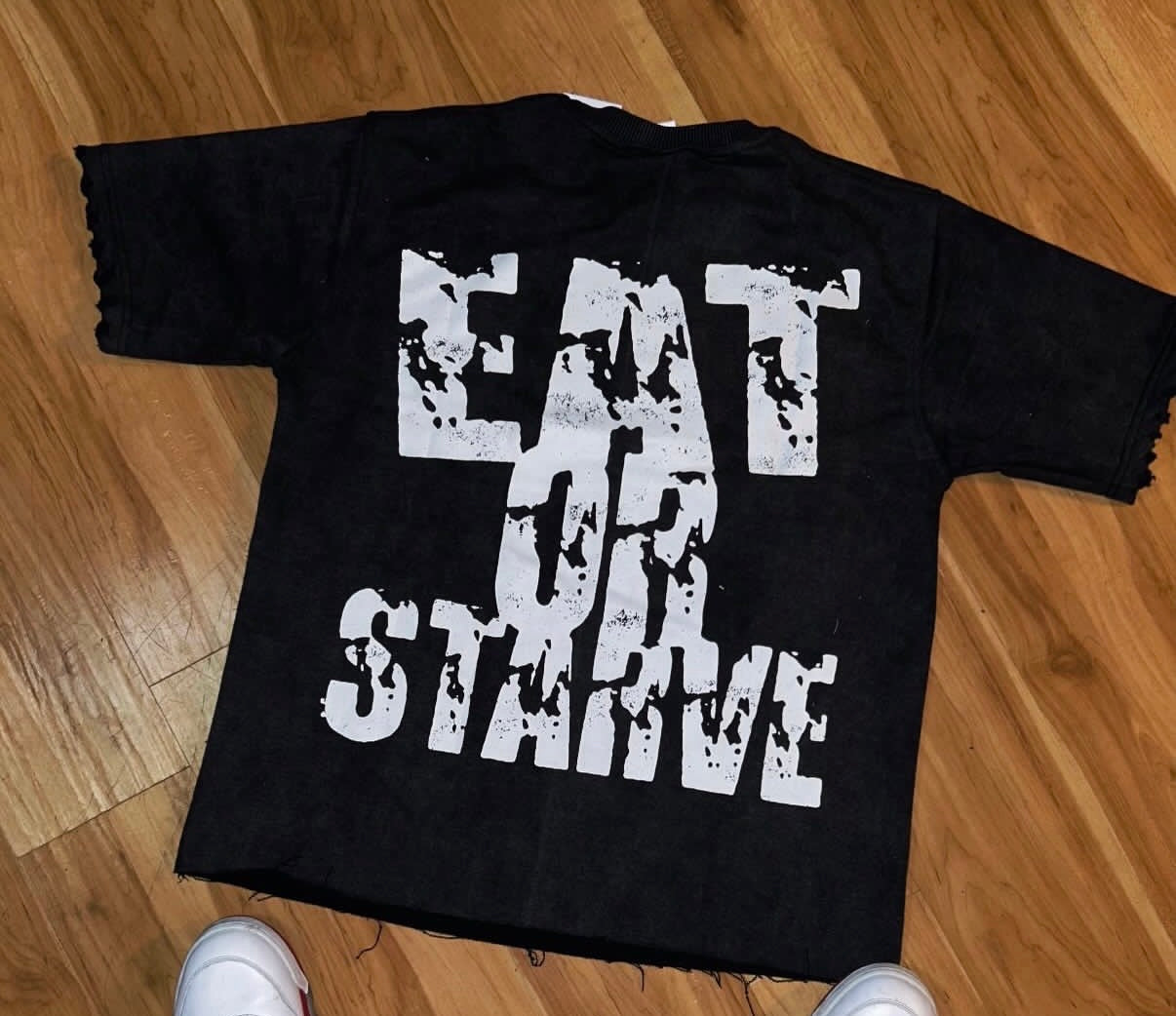 EXCLUSIVE EAT OR STARVE DISTRESSED TEE